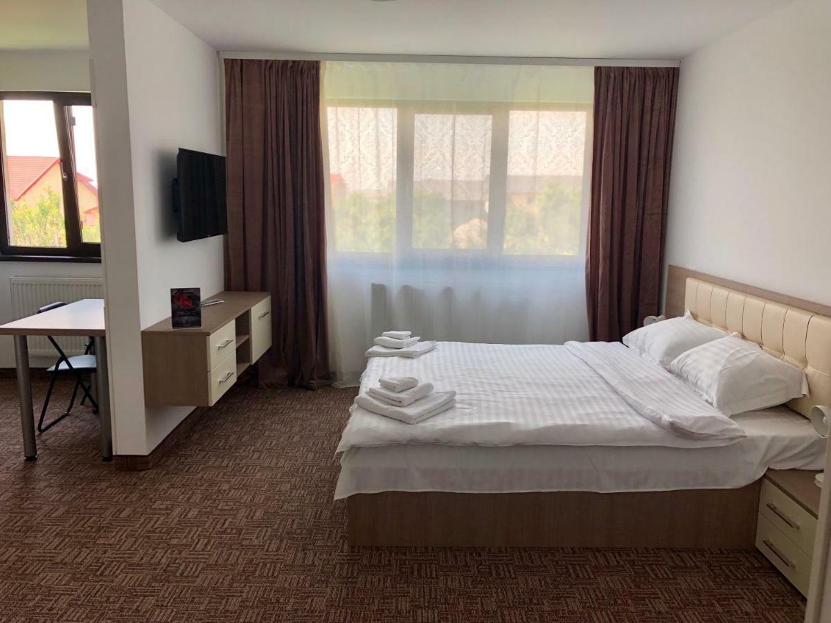 M13 Apartments Navodari Luaran gambar